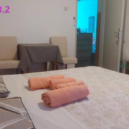 Guest House Lovric Porec Esterno foto